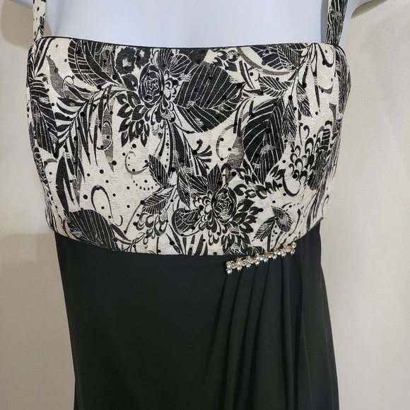 R & M Richards Size 14 Black and White Floral Dress - Picture 4 of 7